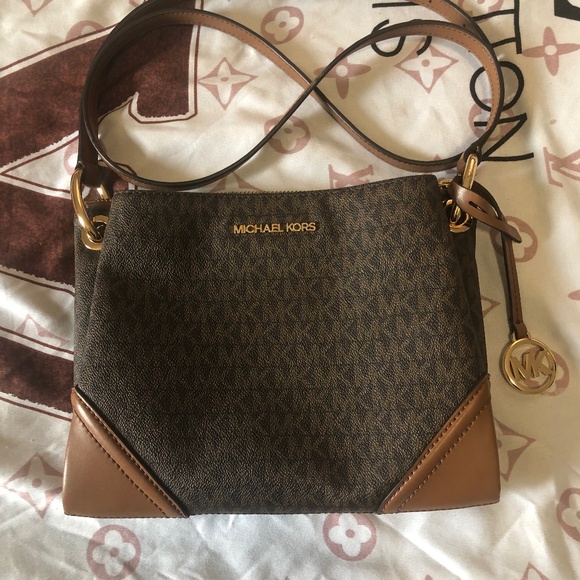 Michael Kors Nicole triple compartment crossbody - Picture 1 of 4